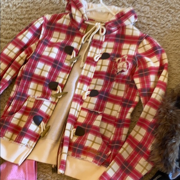 Element and billabong jackets - Picture 2 of 4